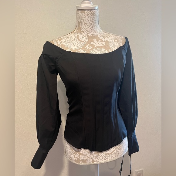 PrettyLittleThing Tops - Off the shoulder top